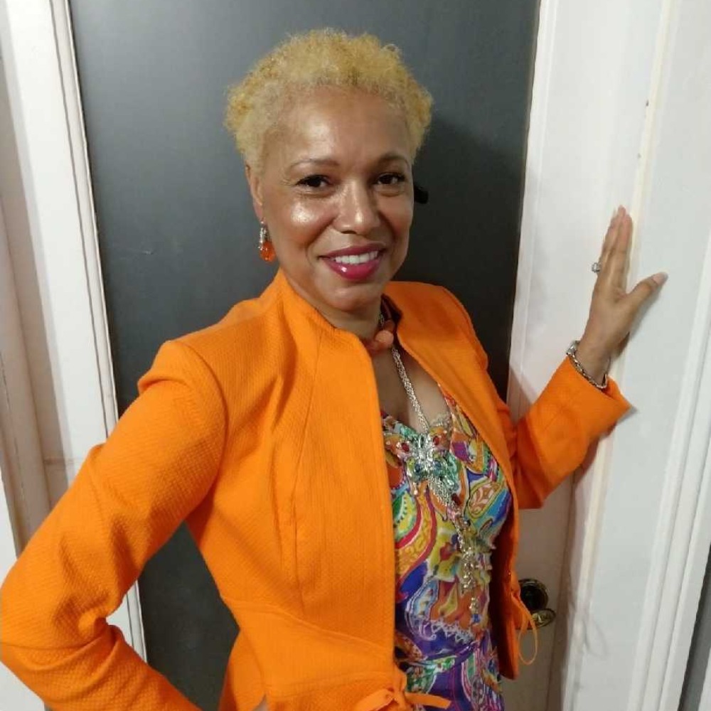 Meet your Posher, Hilda